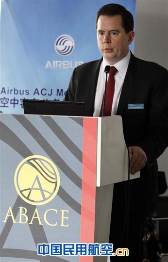 ���п�܇����(w��)�C(j��)�������÷���(sh��)�A��Francois CHAZELLE����B���п�܇����(w��)�C(j��)ϵ�м����Ј�(ch��ng)ǰ����